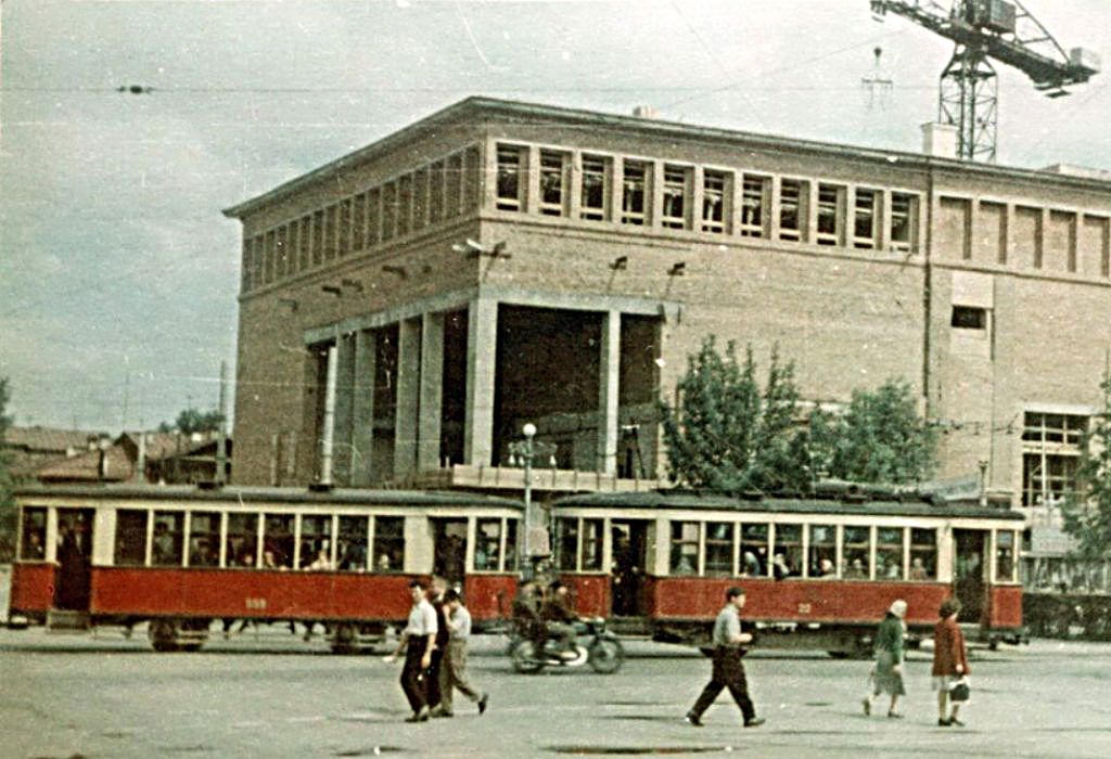 Екатеринбург, Х № 22; Екатеринбург, М № 551; Екатеринбург — Исторические фотографии Екатеринбург, Х № 22; Екатеринбург, М № 551; Екатеринбург — Исторические фотографии