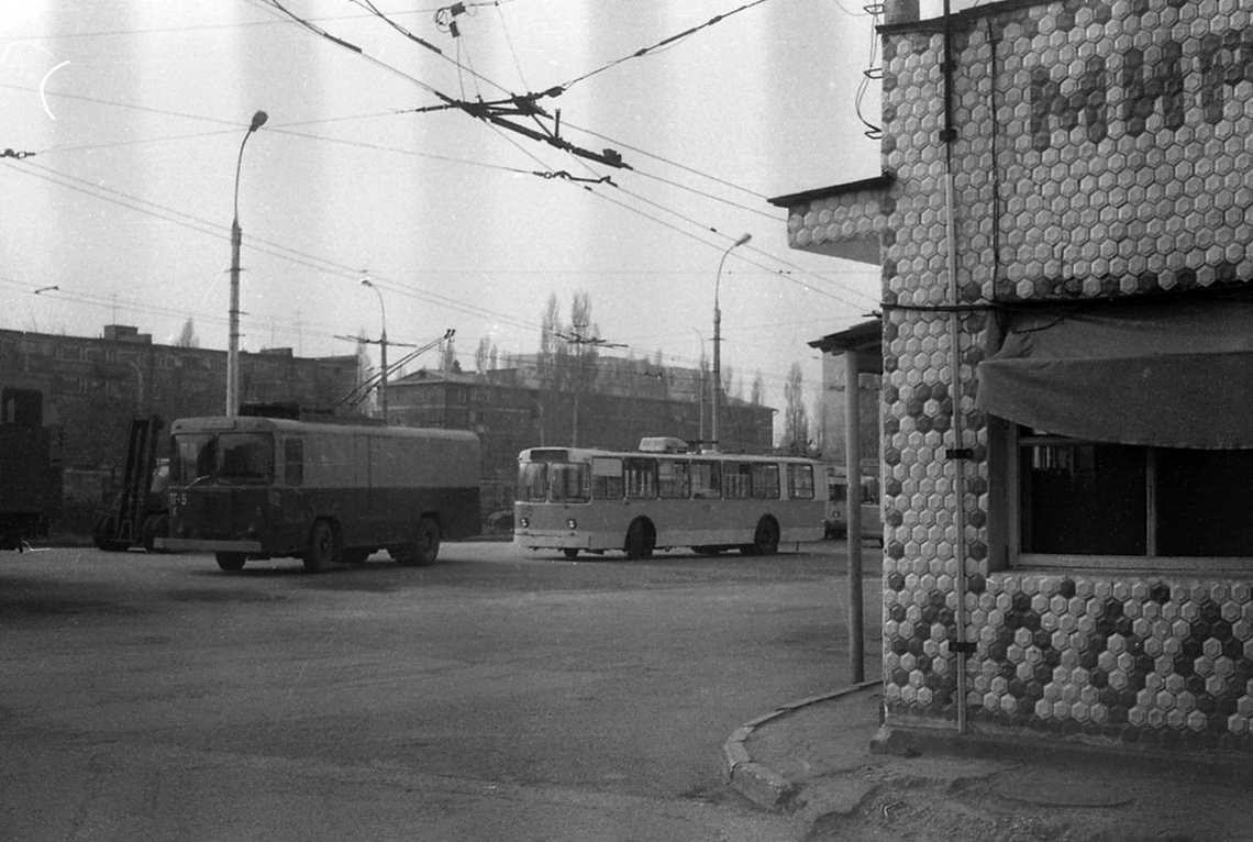 Краснодар, КТГ-1 № ТГ-5; Краснодар, ЗиУ-682В № 575