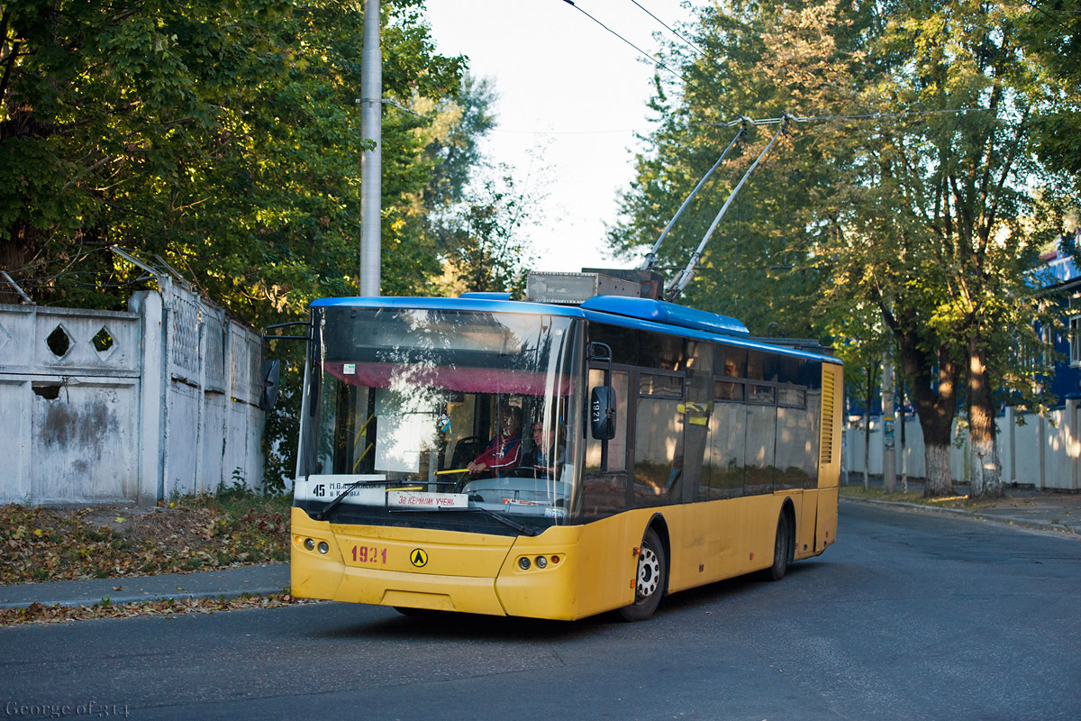 Kiev, LAZ E183D1 N°. 1921