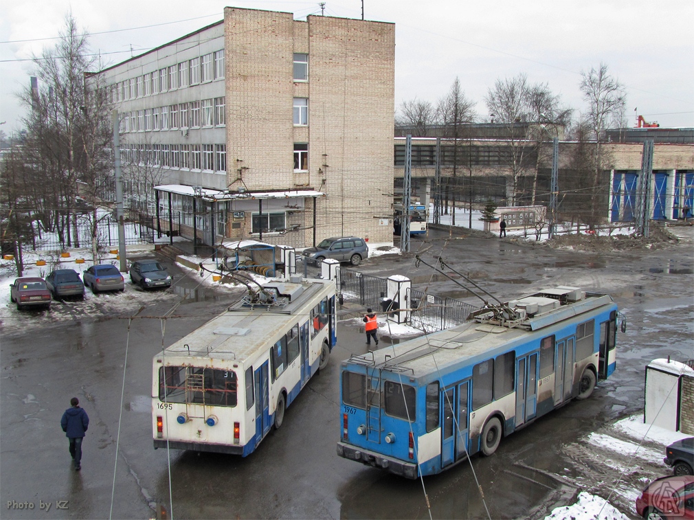 Sankt-Peterburg, VMZ-5298-020 № 1695; Sankt-Peterburg, PTZ-5283 № 1967