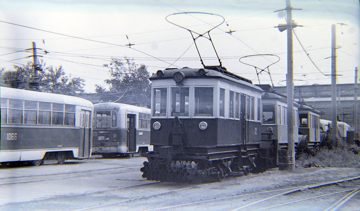 Новосибирск, РВЗ-6М № 1066; Новосибирск, РВЗ-6М № 1068; Новосибирск, ГС-4 (ГВРЗ) № С-3; Новосибирск — [Трамвай] Исторические фотографии