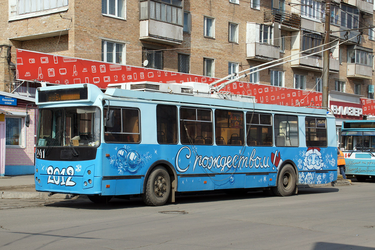 Владивосток, ЗиУ-682Г-016.02 № 241