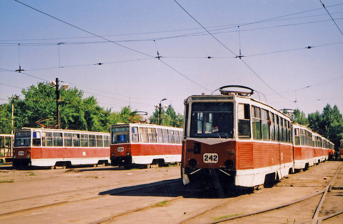 Омск, 71-605 (КТМ-5М3) № 224; Омск, 71-605 (КТМ-5М3) № 220; Омск, 71-605 (КТМ-5М3) № 242; Омск — Трамвайное депо № 2 Омск, 71-605 (КТМ-5М3) № 224; Омск, 71-605 (КТМ-5М3) № 220; Омск, 71-605 (КТМ-5М3) № 242; Омск — Трамвайное депо № 2