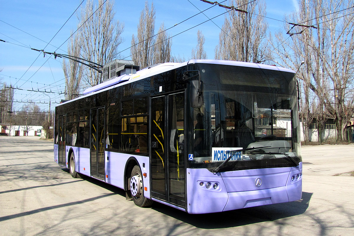 Донецк, ЛАЗ E183A1 № 1533; Крымский троллейбус — Испытания троллейбуса ЛАЗ Е183А1 на трассе Симферополь — Алушта