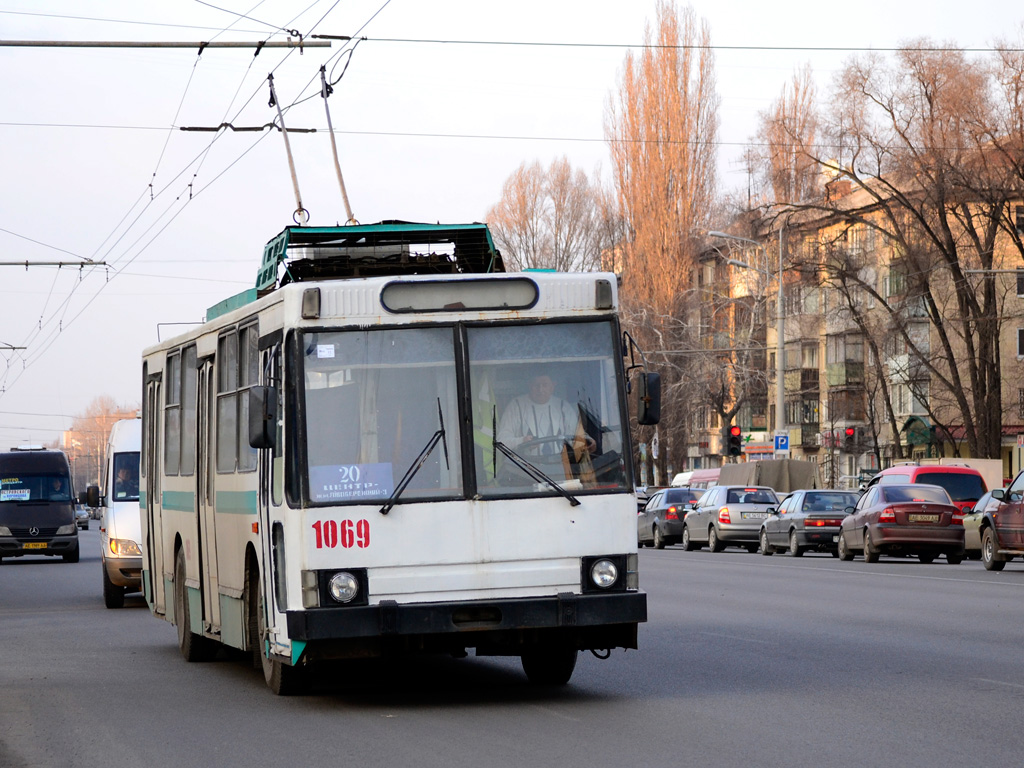 Днепр, ЮМЗ Т1Р (Т2П) № 1069
