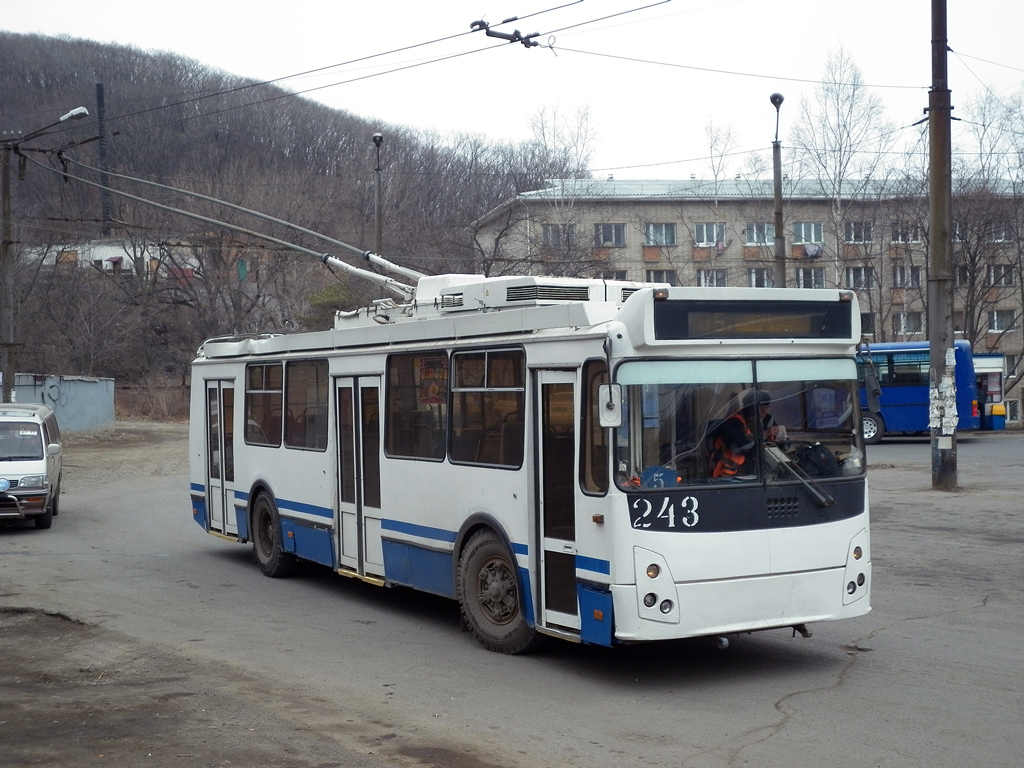 Владивосток, ЗиУ-682Г-016.02 № 243