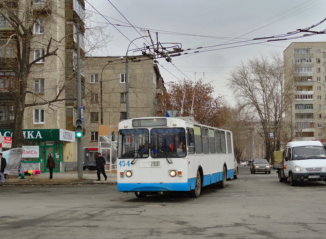 Екатеринбург, ЗиУ-682Г-016 (012) № 454