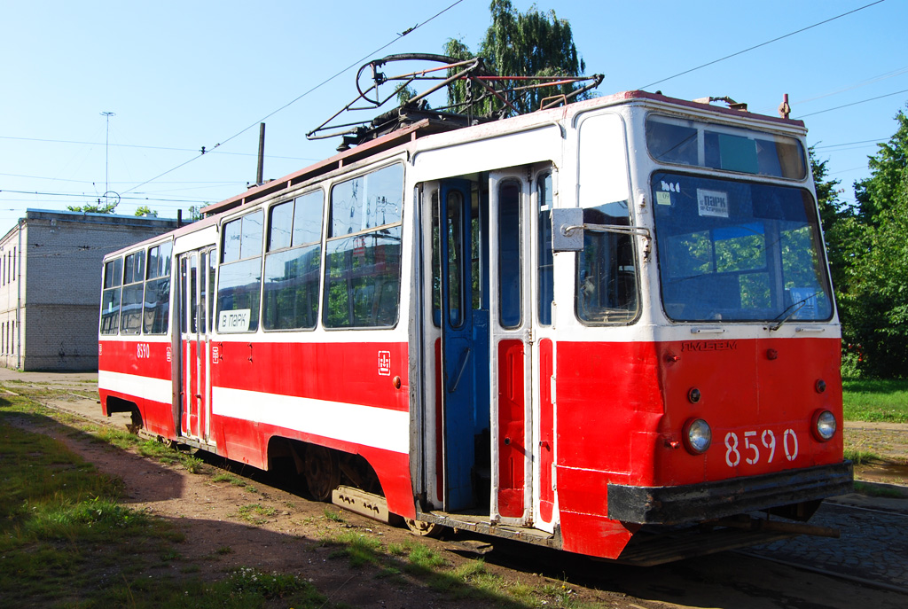 Sankt Petersburg, LM-68M Nr. 8590