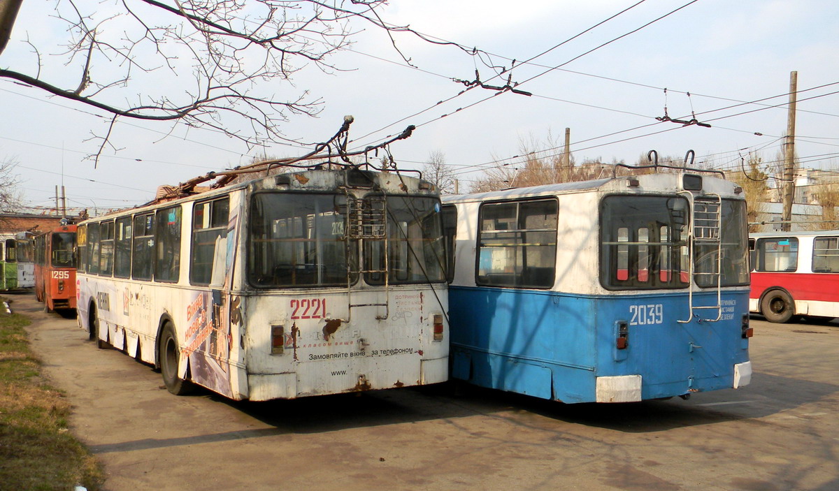 Житомир, ЗиУ-682В № 2221