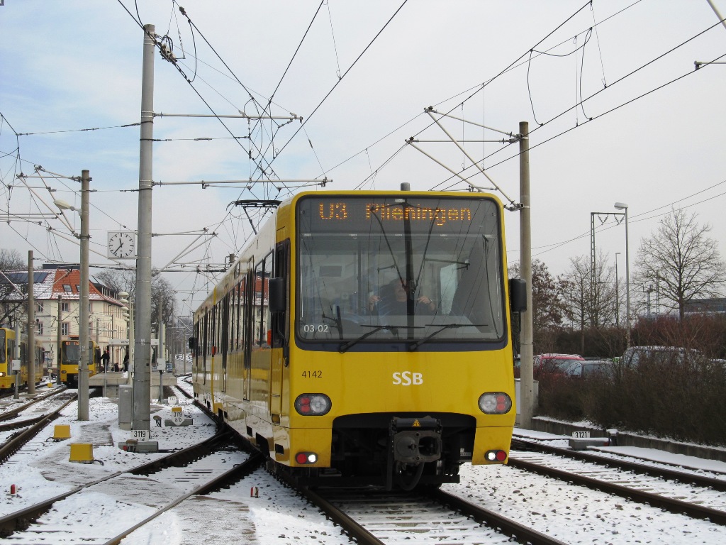 Stuttgart, Duewag DT8.S Br. 4142