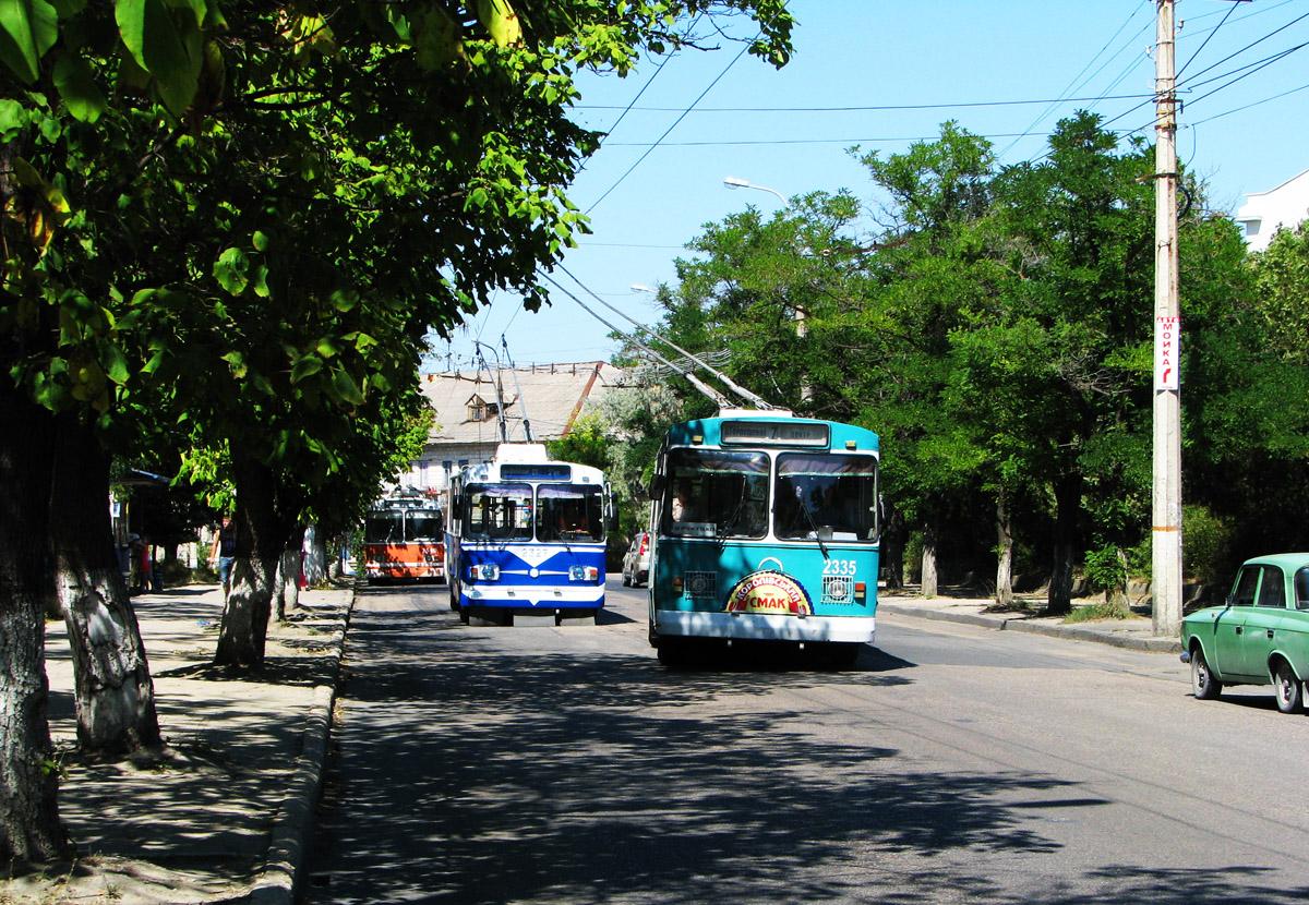Севастополь, ЗиУ-682В-012 [В0А] № 2335; Севастополь, ЗиУ-682В-012 [В0А] № 2327