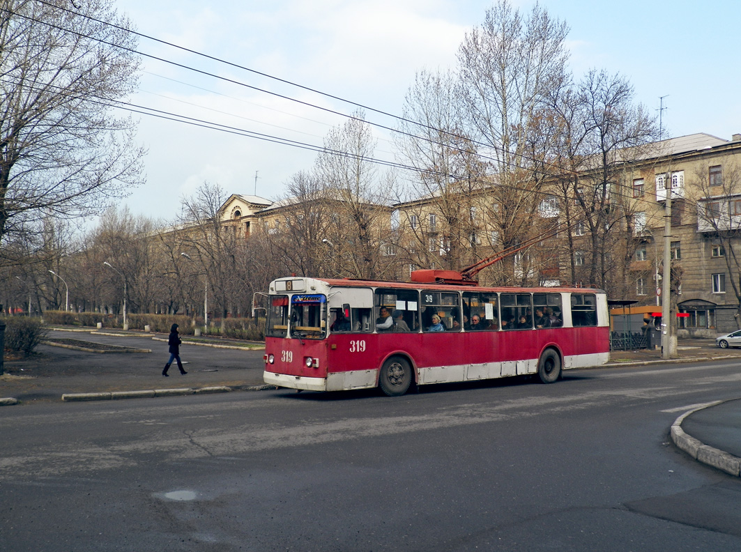Алчевск, ЗиУ-682В [В00] № 319