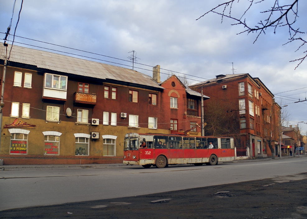 Алчевск, ЗиУ-682В-012 [В0А] № 352