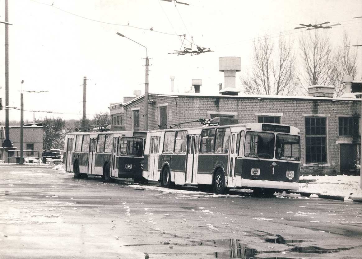 Углегорск, ЗиУ-682В № 5; Углегорск, ЗиУ-682В № 1