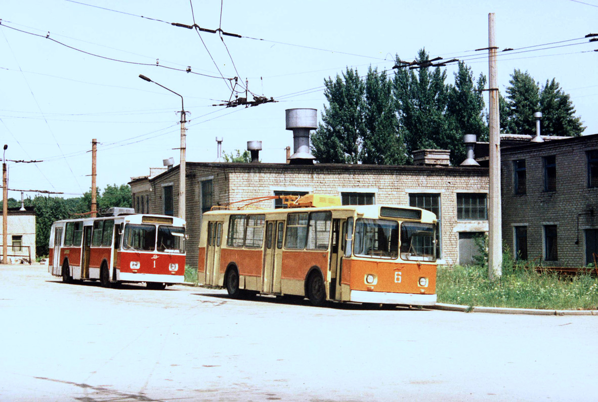 Углегорск, ЗиУ-682В № 1; Углегорск, ЗиУ-682В № 6