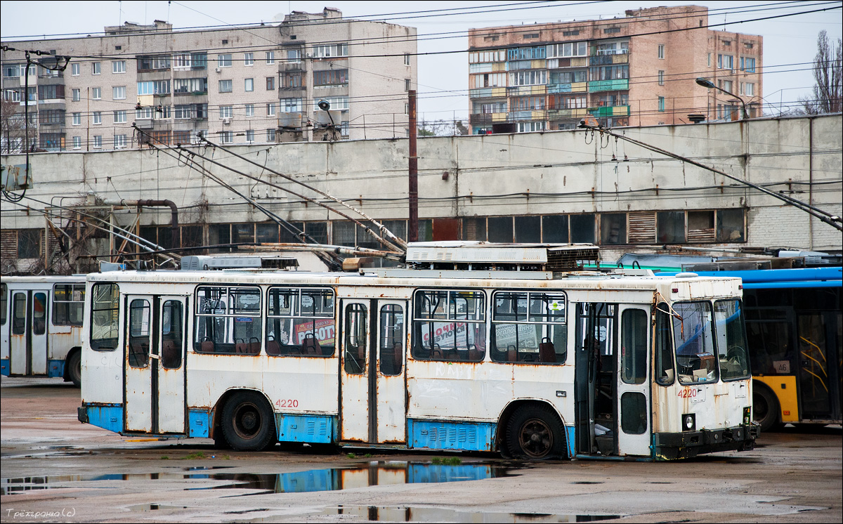 Kyjev, YMZ T2 č. 4220