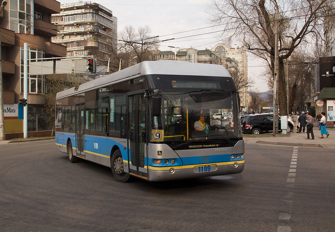 Алматы, YoungMan JNP6120GDZ (Neoplan Kazakhstan) № 1109
