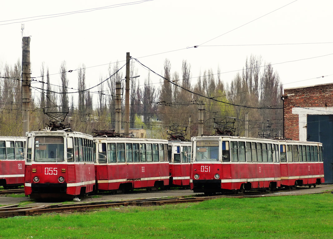 Avdiivka, 71-605 (KTM-5M3) č. 055; Avdiivka, 71-605 (KTM-5M3) č. 051; Avdiivka — Tramway Depot