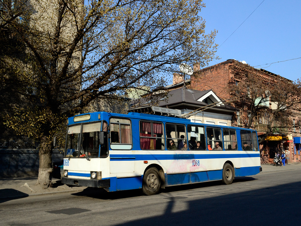 Днепр, ЮМЗ Т1Р (Т2П) № 1068