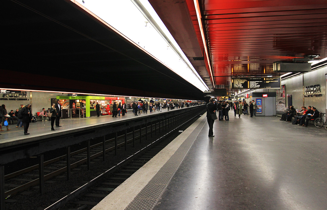Paris - Versailles - Yvelines — Suburban trains RER — Line A