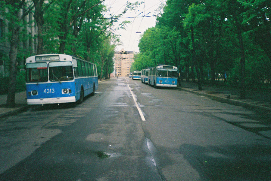 Москва, ЗиУ-682В-013 [В0В] № 4313; Москва, ЗиУ-682В № 4221