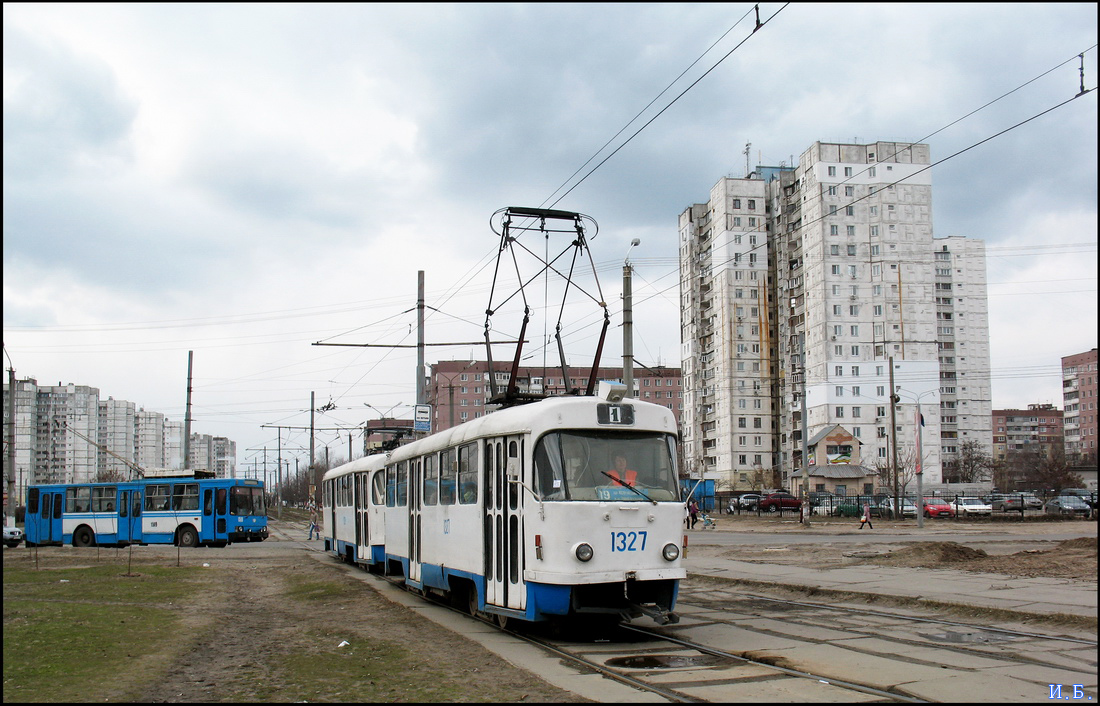 Днепр, Tatra T3SU № 1327