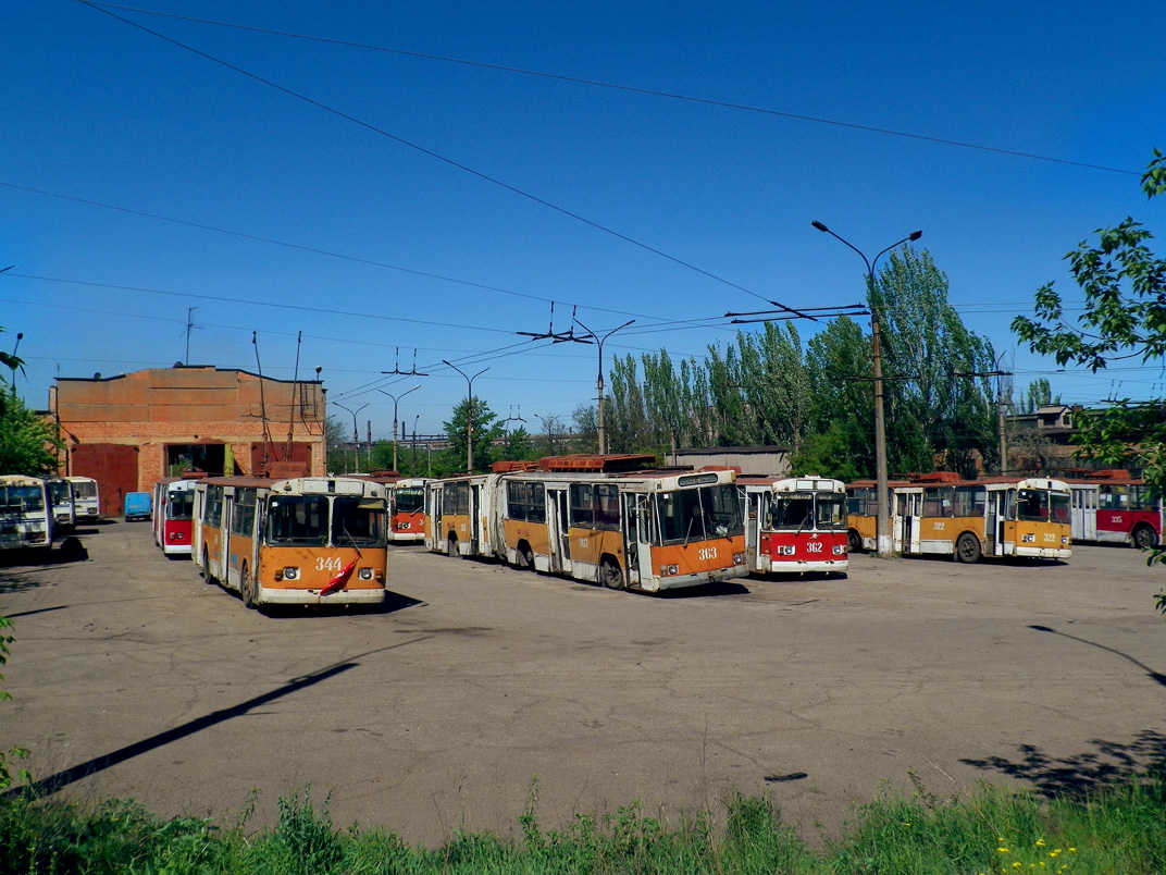 Alčevsk, ZiU-682V-012 [V0A] č. 344; Alčevsk, YMZ T1 č. 363; Alčevsk — Miscellaneous photos