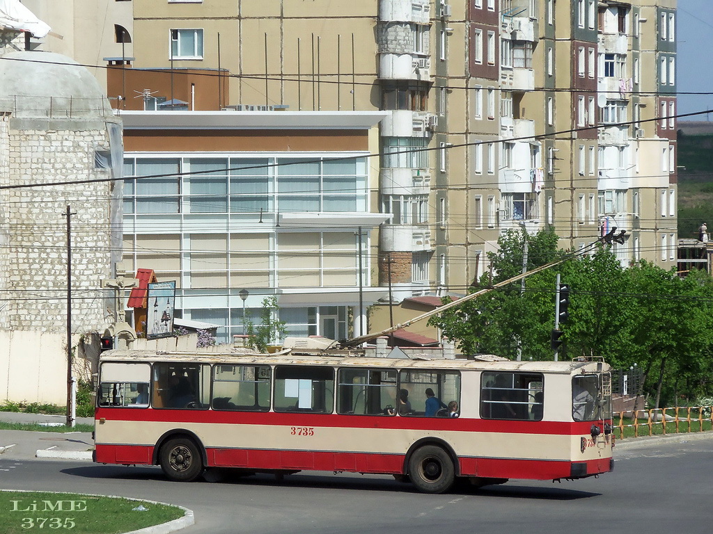 Кишинёв, ЗиУ-682В10 № 3735