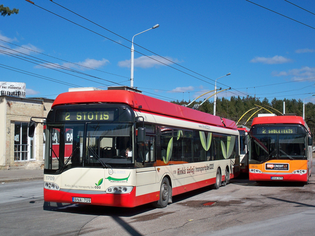 Vilnius, Solaris Trollino II 15 AC nr. 1709; Vilnius, Solaris Trollino II 15 AC nr. 1675
