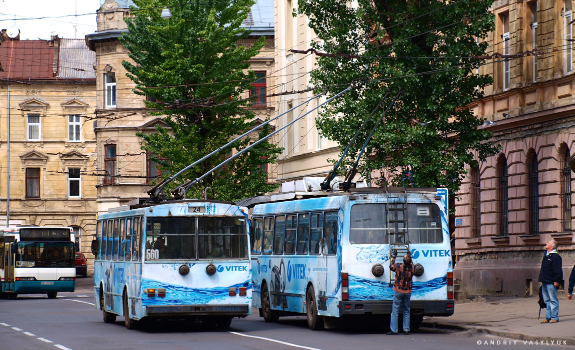 Львов, Škoda 14Tr89/6 № 560; Львов, ЛАЗ-52522 № 047