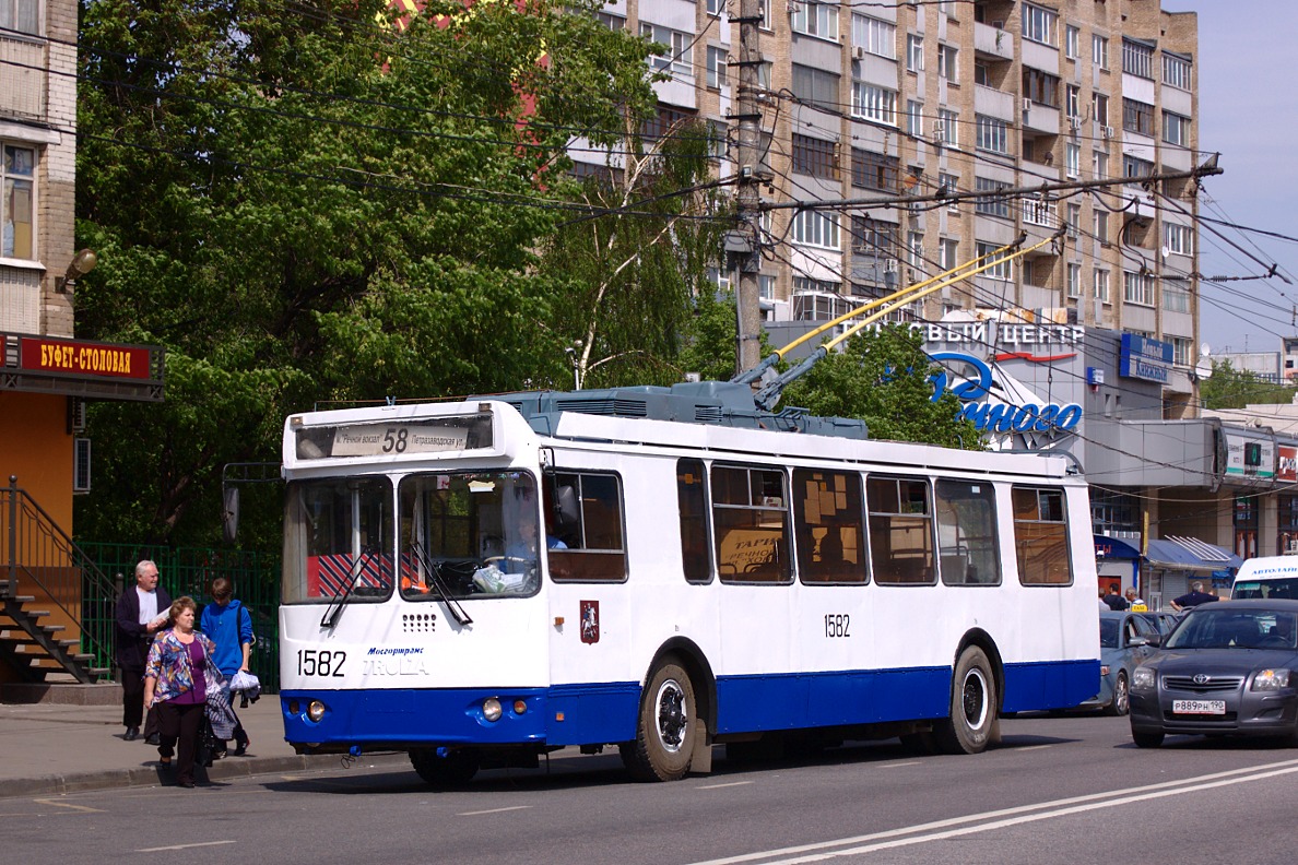 Москва, ЗиУ-682Г-016.02 (с широкой 1-й дверью) № 1582