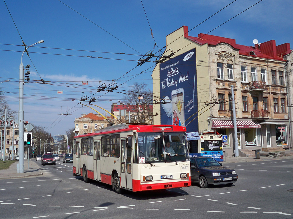 Вильнюс, Škoda 14Tr02 № 1437