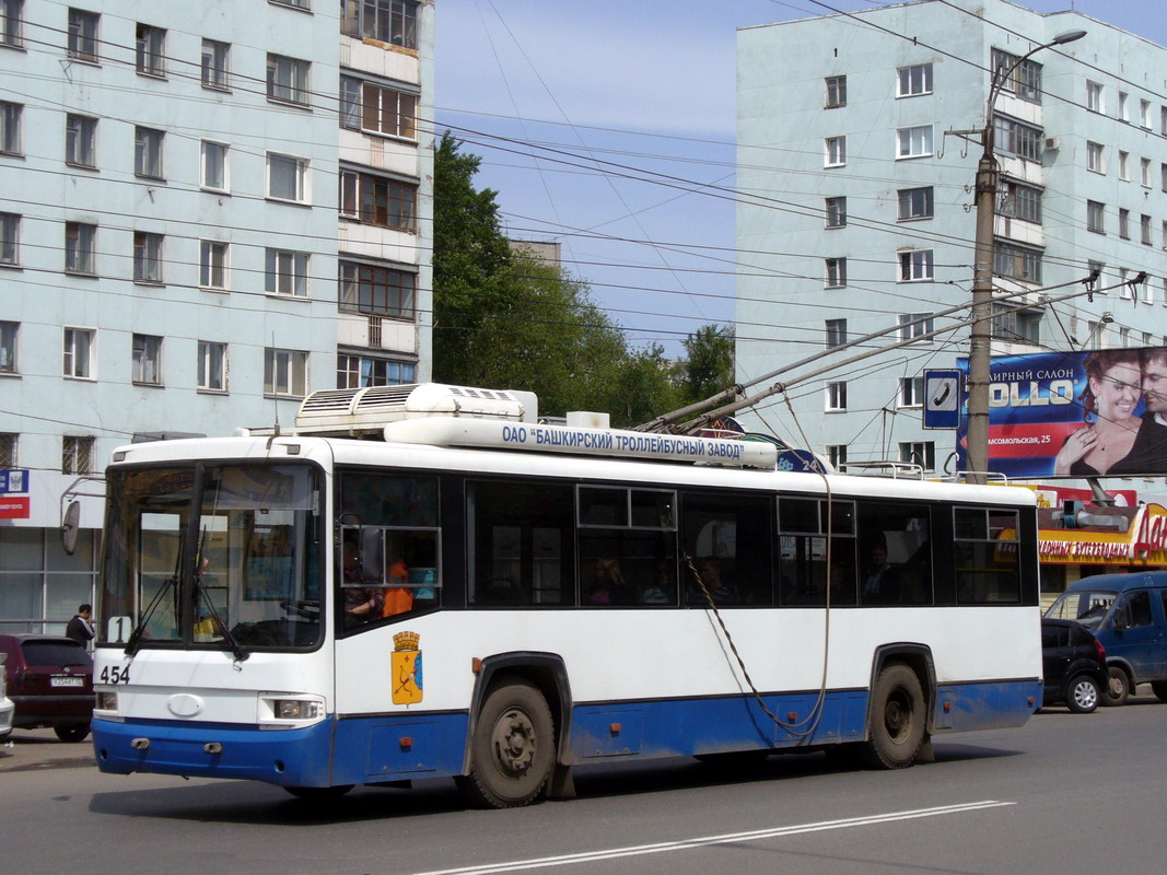 Киров, БТЗ-52767Р № 454