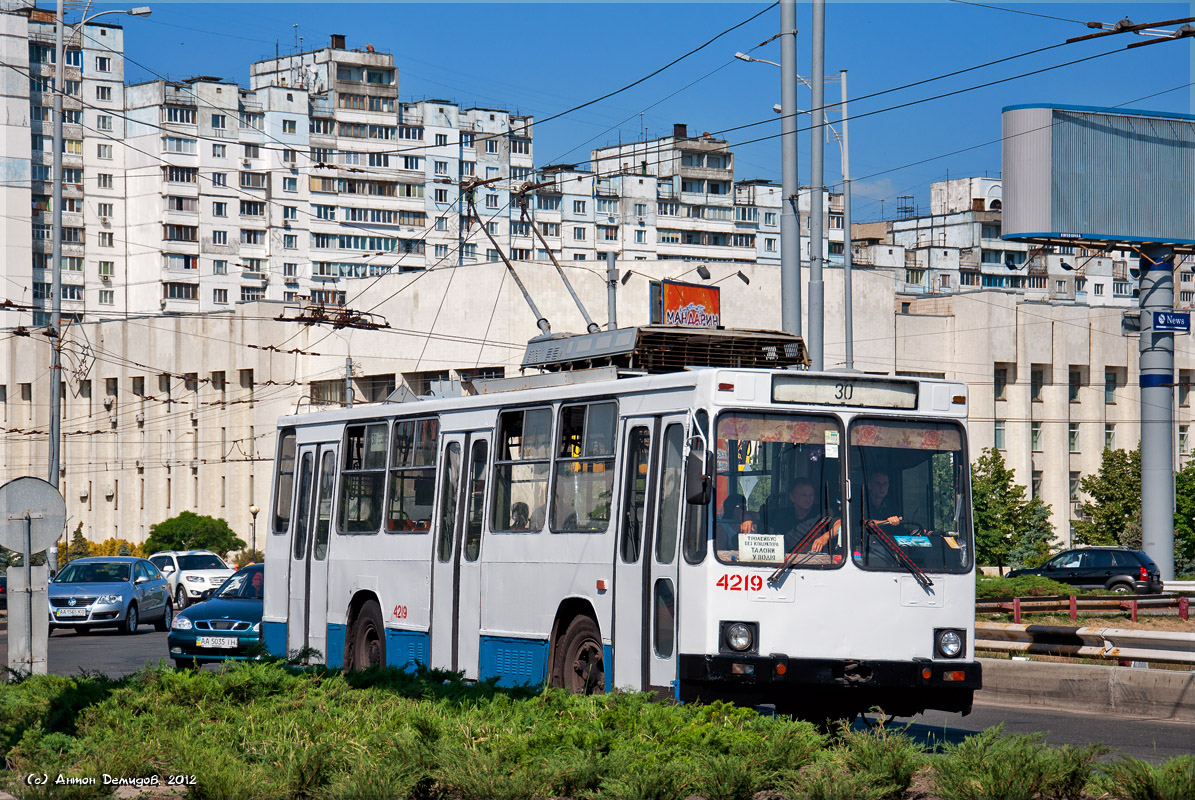 Киев, ЮМЗ Т2 № 4219