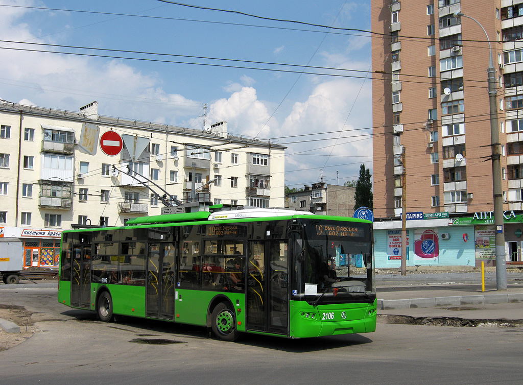 Charkov, LAZ E183A1 č. 2106