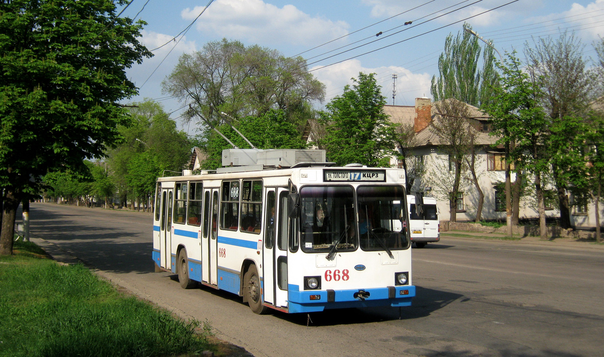 Кривой Рог, ЮМЗ Т2 мод. 7 № 668