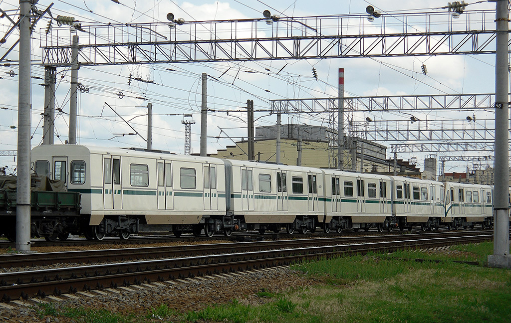 София, 81-741.2Б № 6016; София, 81-740.2Б № 2031; София — Доставка на новите вагони 81-740.2Б/741.2Б — Май — Септември 2012