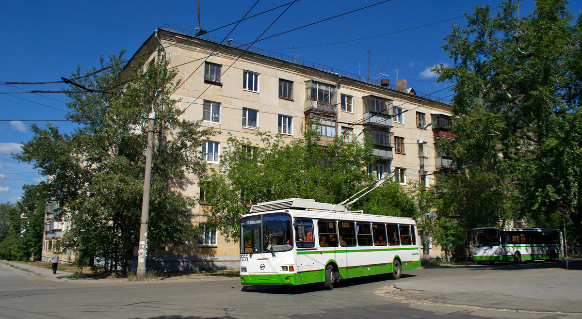 Chelyabinsk, LiAZ-5280 (VZTM) č. 2555