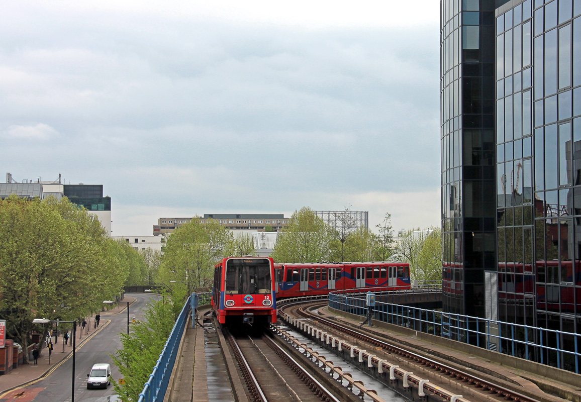 Лондон, DLR B2K № 12
