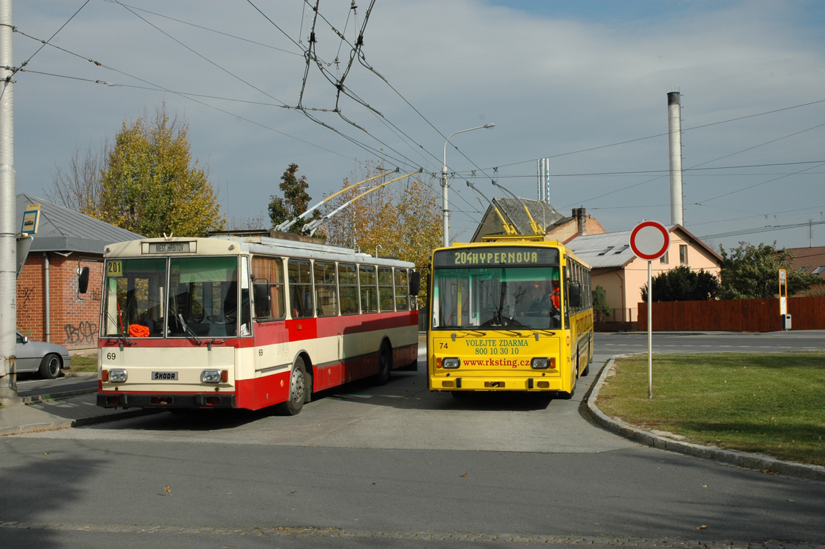 Опава, Škoda 14Tr11/6 № 69; Опава, Škoda 14Tr17/6M № 74