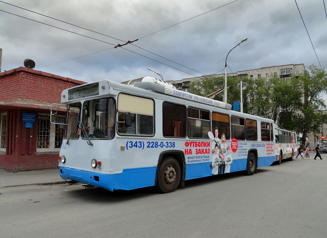 Екатеринбург, БТЗ-5276-04 № 382 Екатеринбург, БТЗ-5276-04 № 382