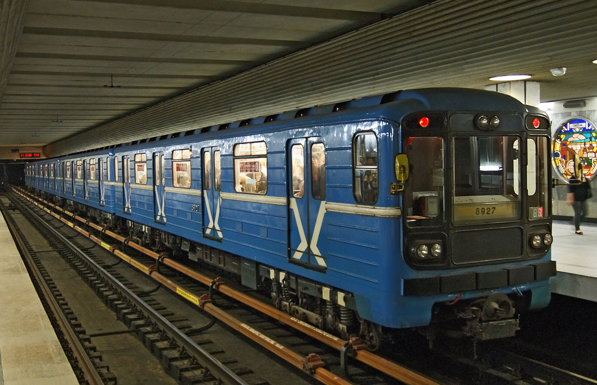 Новосибирск, 81-717.5 (ЛВЗ/ВМ) № 8927