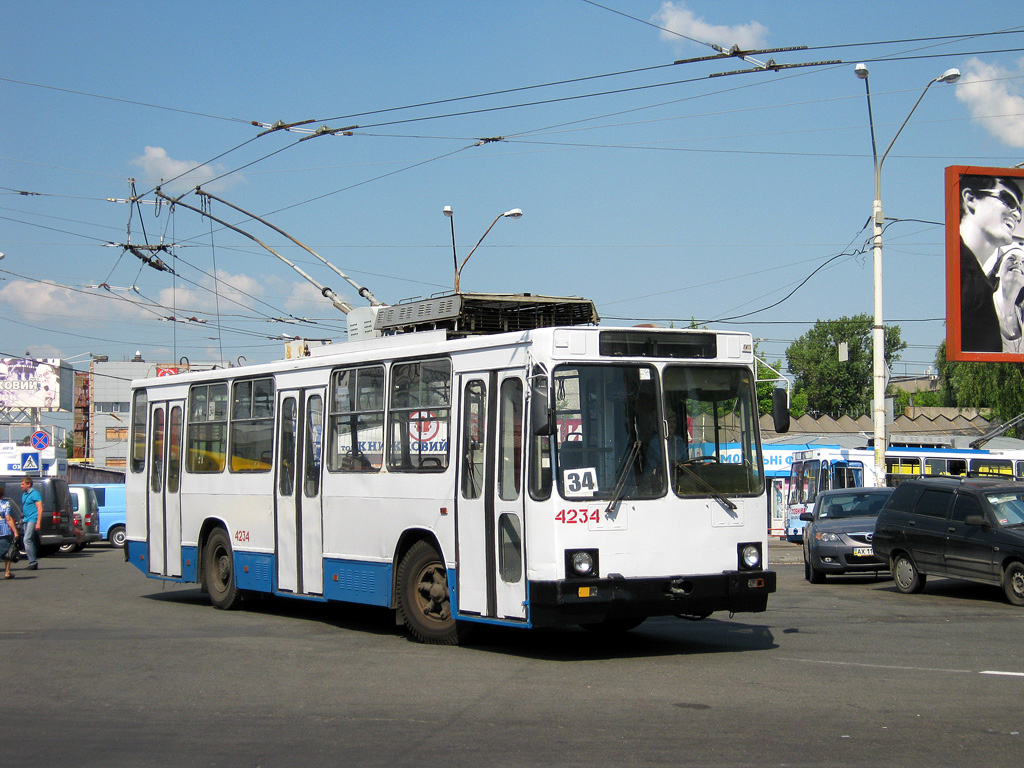 Киев, ЮМЗ Т2 № 4234