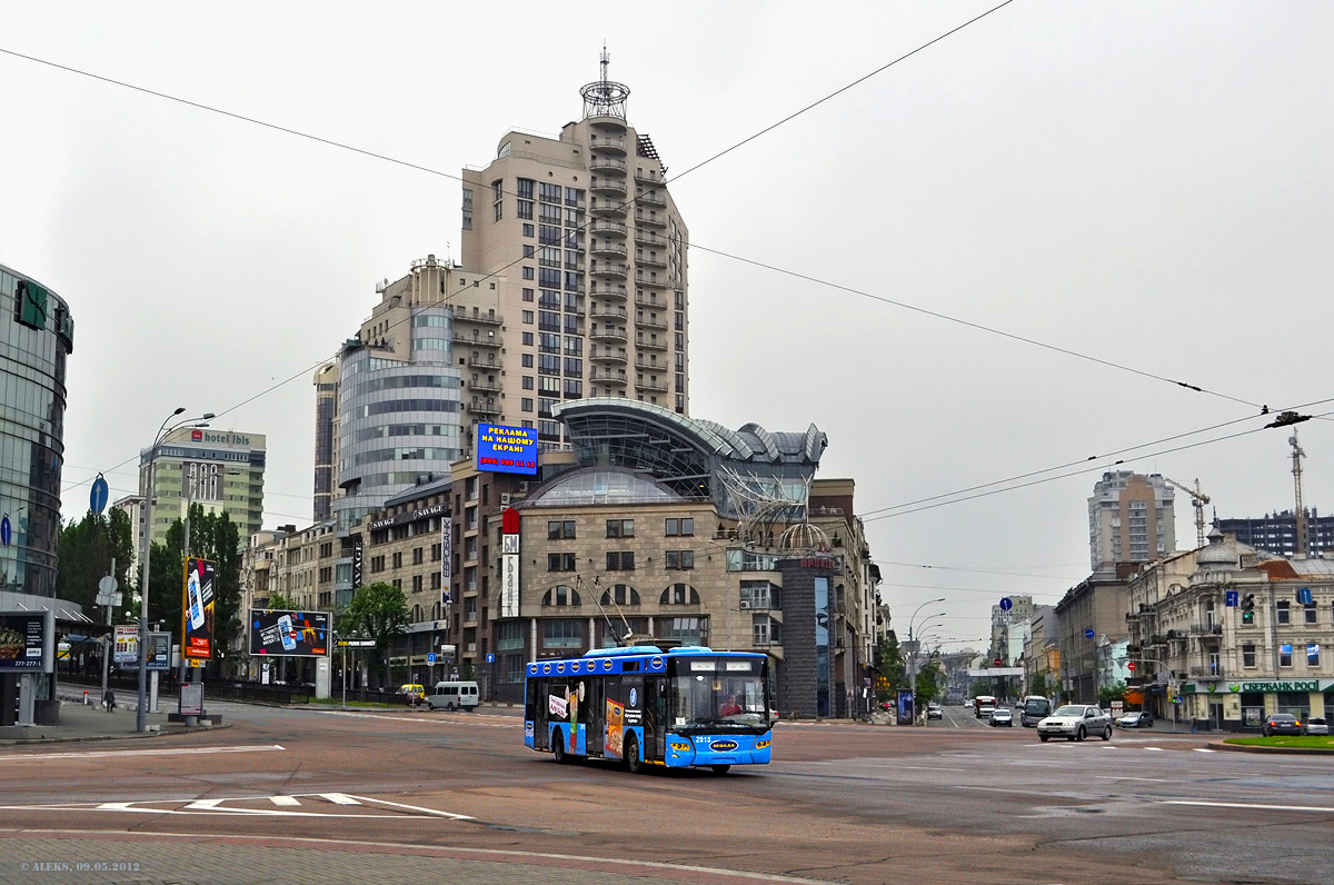 Киев, ЛАЗ E183D1 № 2915