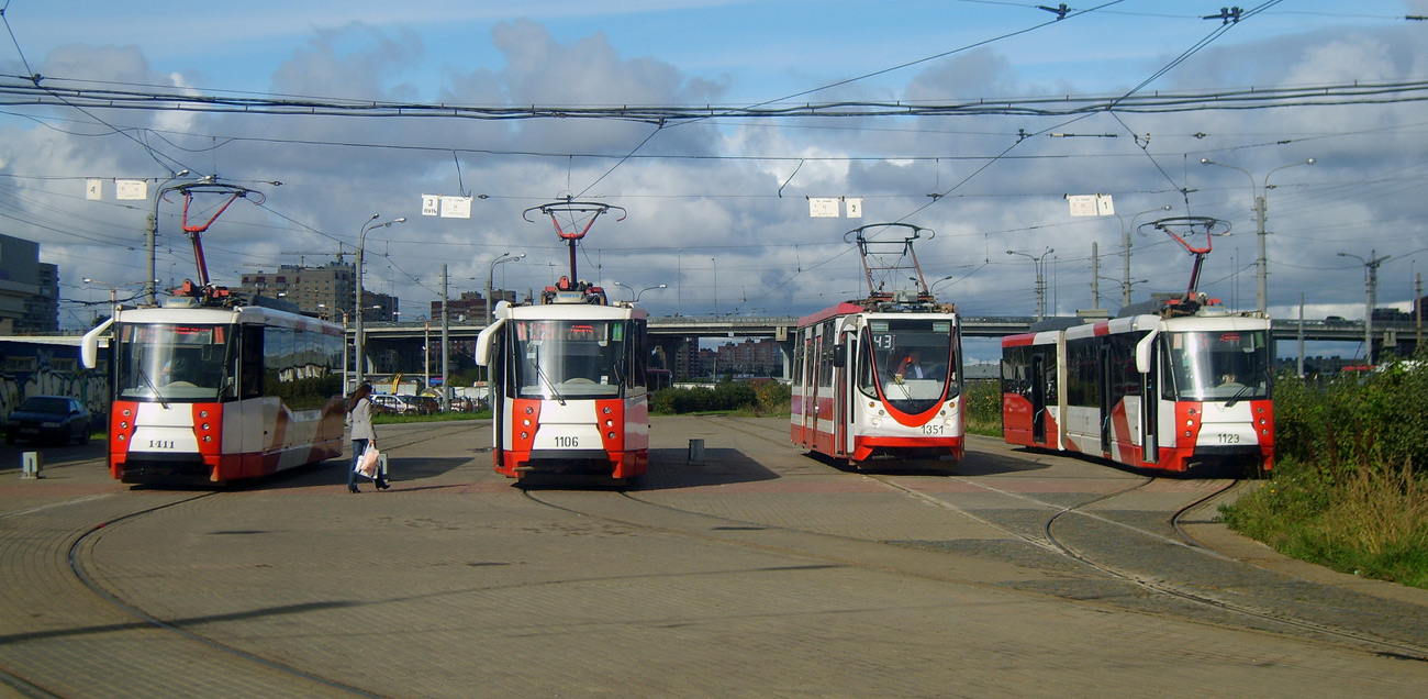 Санкт-Петербург, 71-153 (ЛМ-2008) № 1411; Санкт-Петербург, 71-152 (ЛВС-2005) № 1106; Санкт-Петербург, 71-134А (ЛМ-99АВН) № 1351; Санкт-Петербург, 71-152 (ЛВС-2005) № 1123; Санкт-Петербург — Конечные станции и разворотные кольца