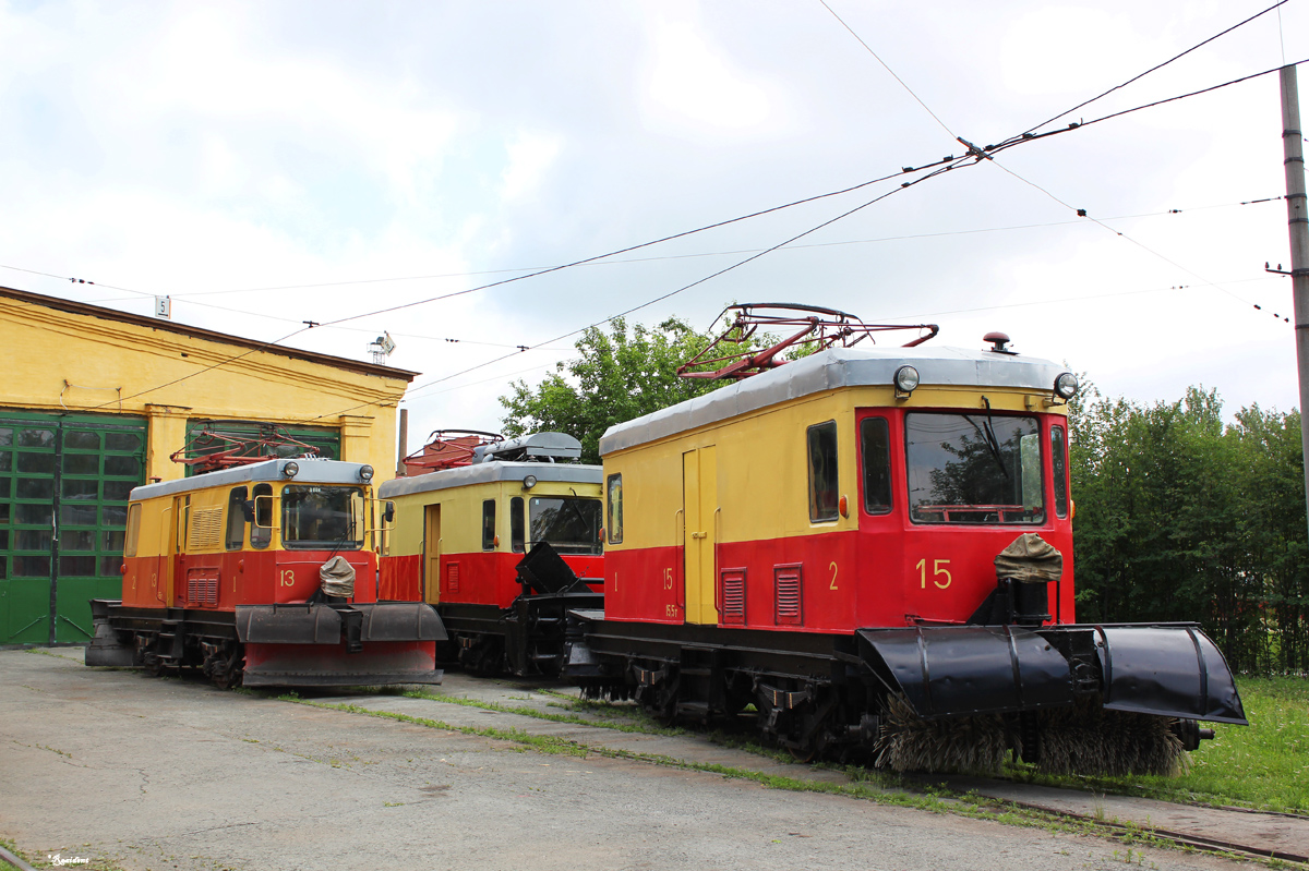 Екатеринбург, ГС-4 (КРТТЗ) № 13; Екатеринбург, РГС-2 № 8; Екатеринбург, ГС-4 (КРТТЗ) № 15