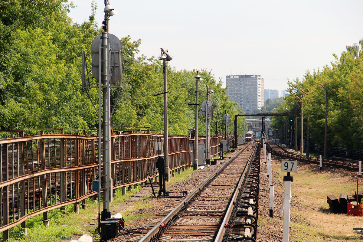 Москва — Метрополитен — [4] Филёвская линия