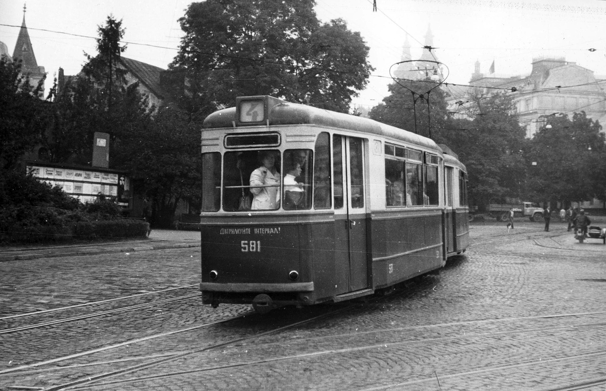 Львов, Gotha B57 № 581; Львов, Gotha T57 № 481