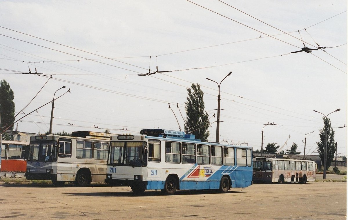 Sjevjerodonecka, YMZ T1R (Т2P) № 201; Sjevjerodonecka, ZiU-682V [V00] № 090