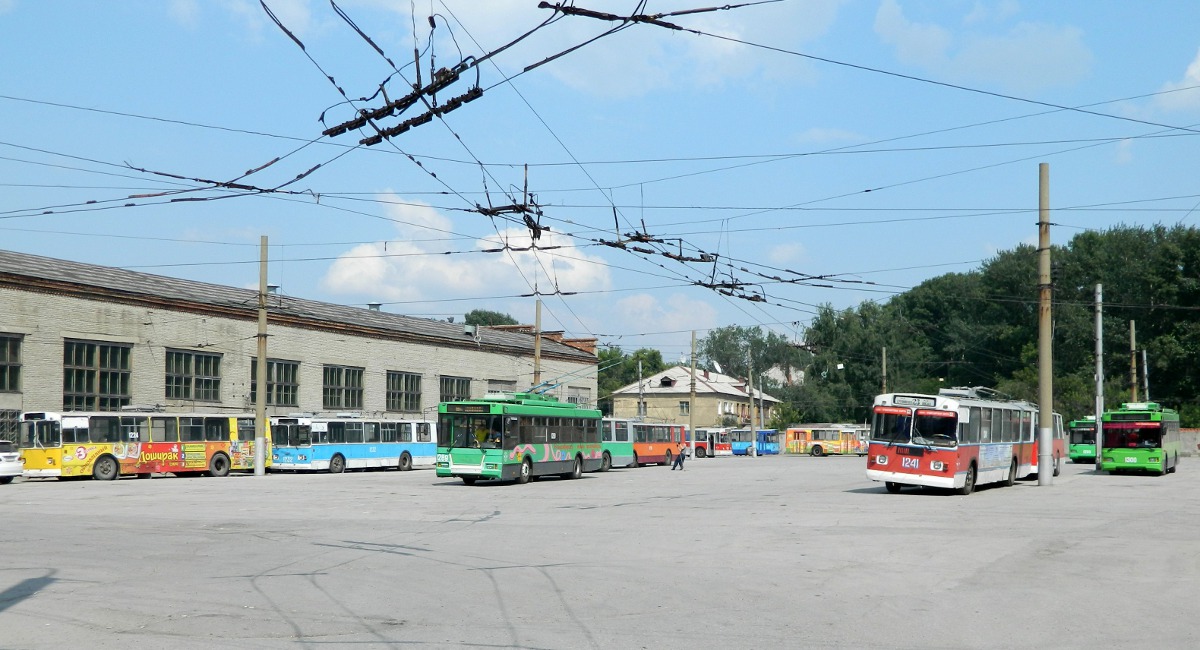 新西伯利亚 — Tram and trolleybus depots